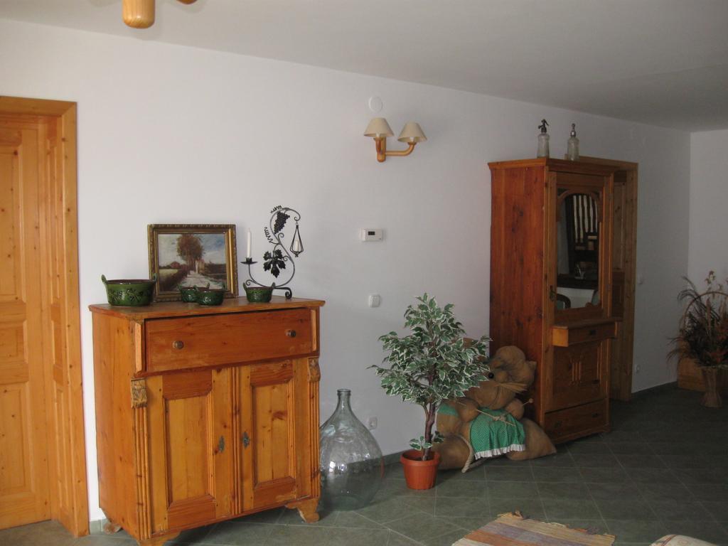 Bed and Breakfast Platan Panzio Nyul Экстерьер фото